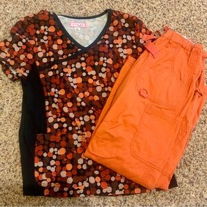 Koi by Kathy Peterson scrub set. Cargo Pants small petite top medium